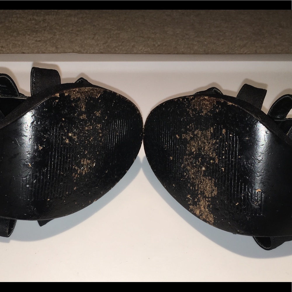 DRESS BLACK PUMPS!!! - Picture 4 of 5